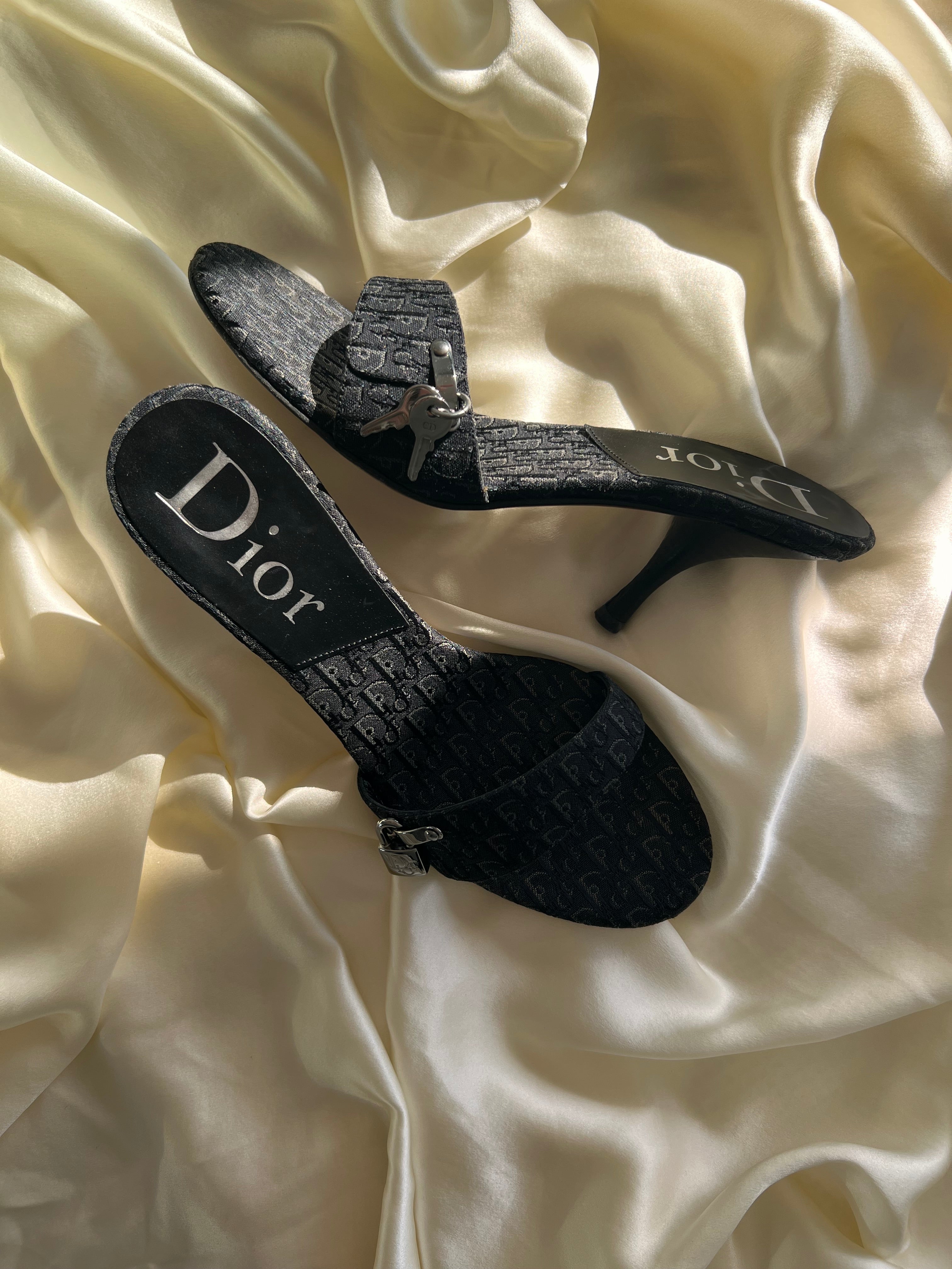 Vintage hot sale dior heels